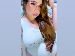 MichelleHarris webcam girl as a performer. Gallery photo 6.