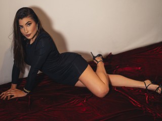 SaharaRush webcam girl as a performer. Gallery photo 3.