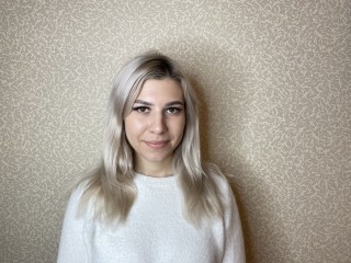 LiamaMuller webcam girl as a performer. Gallery photo 1.