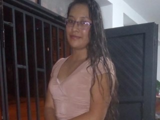 sarawetx webcam girl as a performer. Gallery photo 2.