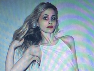 KopinaBlanco webcam girl as a performer. Gallery photo 2.