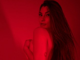 SaharaRush webcam girl as a performer. Gallery photo 4.