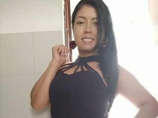 SharickWonder webcam girl as a performer. Gallery photo 1.