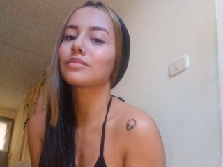 LunaPalacios webcam girl as a performer. Gallery photo 1.