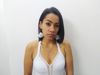 ChanelyMiller webcam girl as a performer. Gallery photo 1.