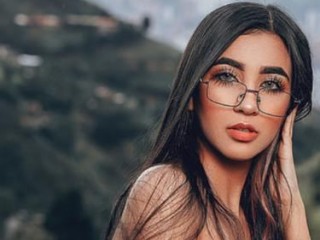 EmillyPalmer webcam girl as a performer. Gallery photo 2.