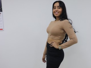 Sophiemills webcam girl as a performer. Gallery photo 1.