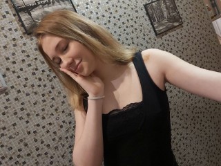 Niki_Kiki webcam girl as a performer. Gallery photo 1.