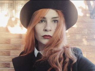 KateDarkos webcam girl as a performer. Gallery photo 2.