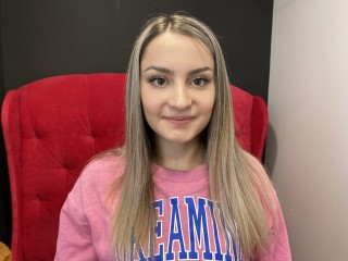 CherylBirrell webcam girl as a performer. Gallery photo 1.