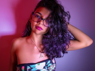 VioletQuin webcam girl as a performer. Gallery photo 4.