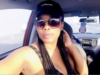 Sweetchocdip webcam girl as a performer. Gallery photo 2.