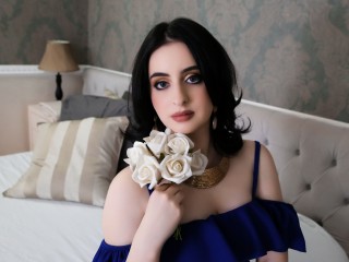 TiaWaller webcam girl as a performer. Gallery photo 1.