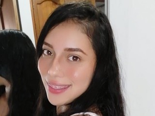 Lauradasha webcam girl as a performer. Gallery photo 2.