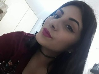 Catabich69 webcam girl as a performer. Gallery photo 1.