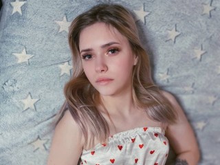 chloelit webcam girl as a performer. Gallery photo 7.