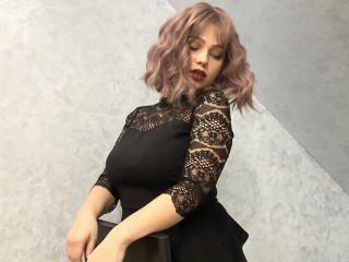 LisaPerez webcam girl as a performer. Gallery photo 3.