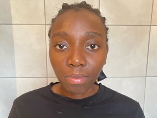 MINNIE_TTTIAMOO webcam girl as a performer. Gallery photo 1.