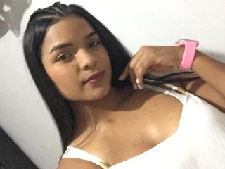 MeganThaylor webcam girl as a performer. Gallery photo 1.