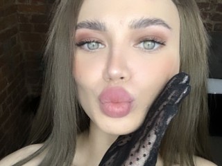 FairyDingding webcam girl as a performer. Gallery photo 7.