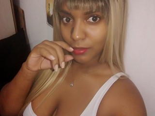 emilysoker webcam girl as a performer. Gallery photo 4.