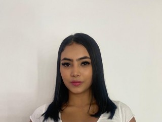 Mariana_Saenzz webcam girl as a performer. Gallery photo 3.