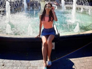 KarmeLina webcam girl as a performer. Gallery photo 1.