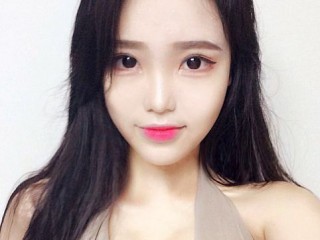 BeautifulO webcam girl as a performer. Gallery photo 3.