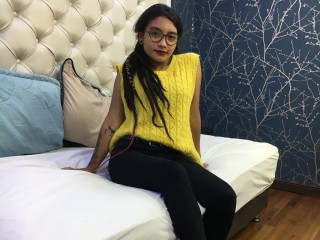 Dinny_Brown webcam girl as a performer. Gallery photo 1.