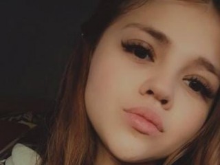 Oliviayes webcam girl as a performer. Gallery photo 1.