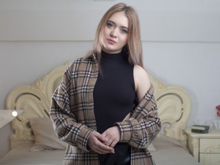 StellaMore webcam girl as a performer. Gallery photo 2.