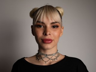 MorganOlatz webcam girl as a performer. Gallery photo 3.