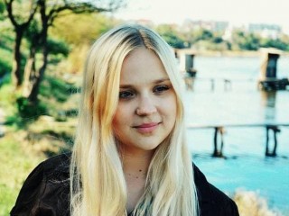 Marselinna webcam girl as a performer. Gallery photo 4.