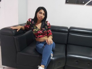 SalommeRoss webcam girl as a performer. Gallery photo 1.