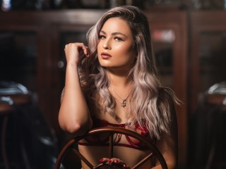 KymKlein webcam girl as a performer. Gallery photo 2.