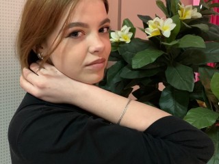 Teeny_Malina webcam girl as a performer. Gallery photo 1.