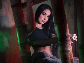 SofiaDurann webcam girl as a performer. Gallery photo 6.