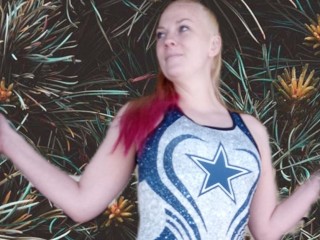 naughtyblondy1724 webcam girl as a performer. Gallery photo 2.