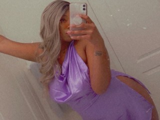 shegoesbylena webcam girl as a performer. Gallery photo 1.