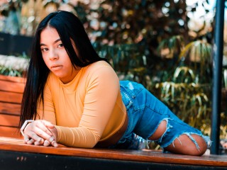 CadyJener webcam girl as a performer. Gallery photo 1.