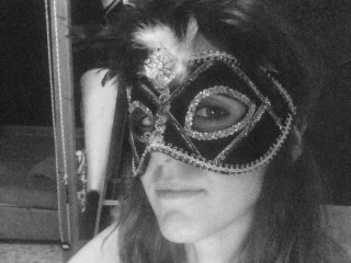 Luna0020 webcam girl as a performer. Gallery photo 2.