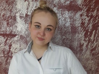 RoxaBett webcam girl as a performer. Gallery photo 1.