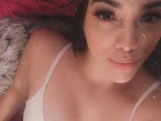 Julieadams webcam girl as a performer. Gallery photo 2.