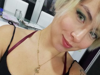 Sammanta_Squirttx webcam girl as a performer. Gallery photo 2.