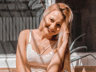 AmeliaMary webcam girl as a performer. Gallery photo 2.