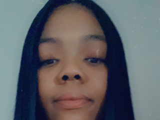 Caramelsexy webcam girl as a performer. Gallery photo 3.