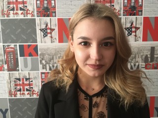 EvaVahnBe webcam girl as a performer. Gallery photo 1.