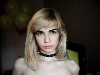 Holly_moolly webcam girl as a performer. Gallery photo 2.