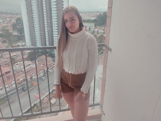 lindasmitth webcam girl as a performer. Gallery photo 3.