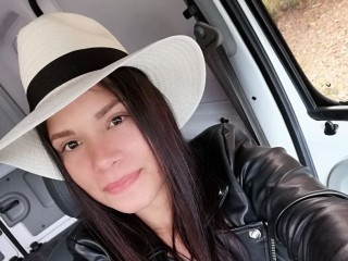 EvelynSeles webcam girl as a performer. Gallery photo 1.